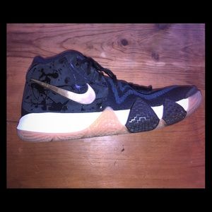 Nike Kyrie 4 pitch blue/metallic gold